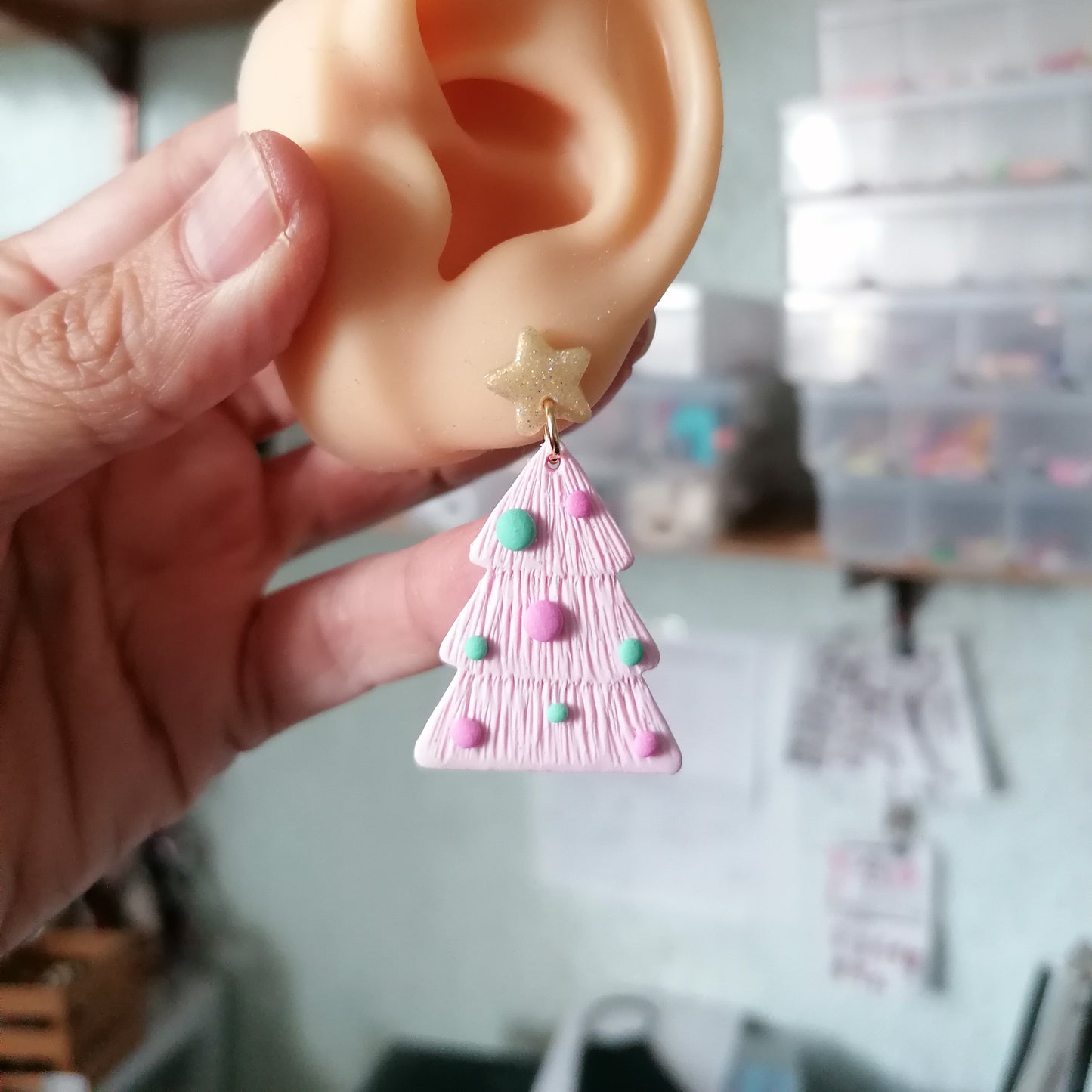 Aretes árbol navideño rosa